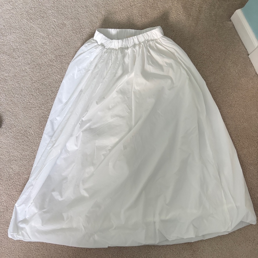 Egg Trading Clothing Korea Puffer White Skirt Size M Medium